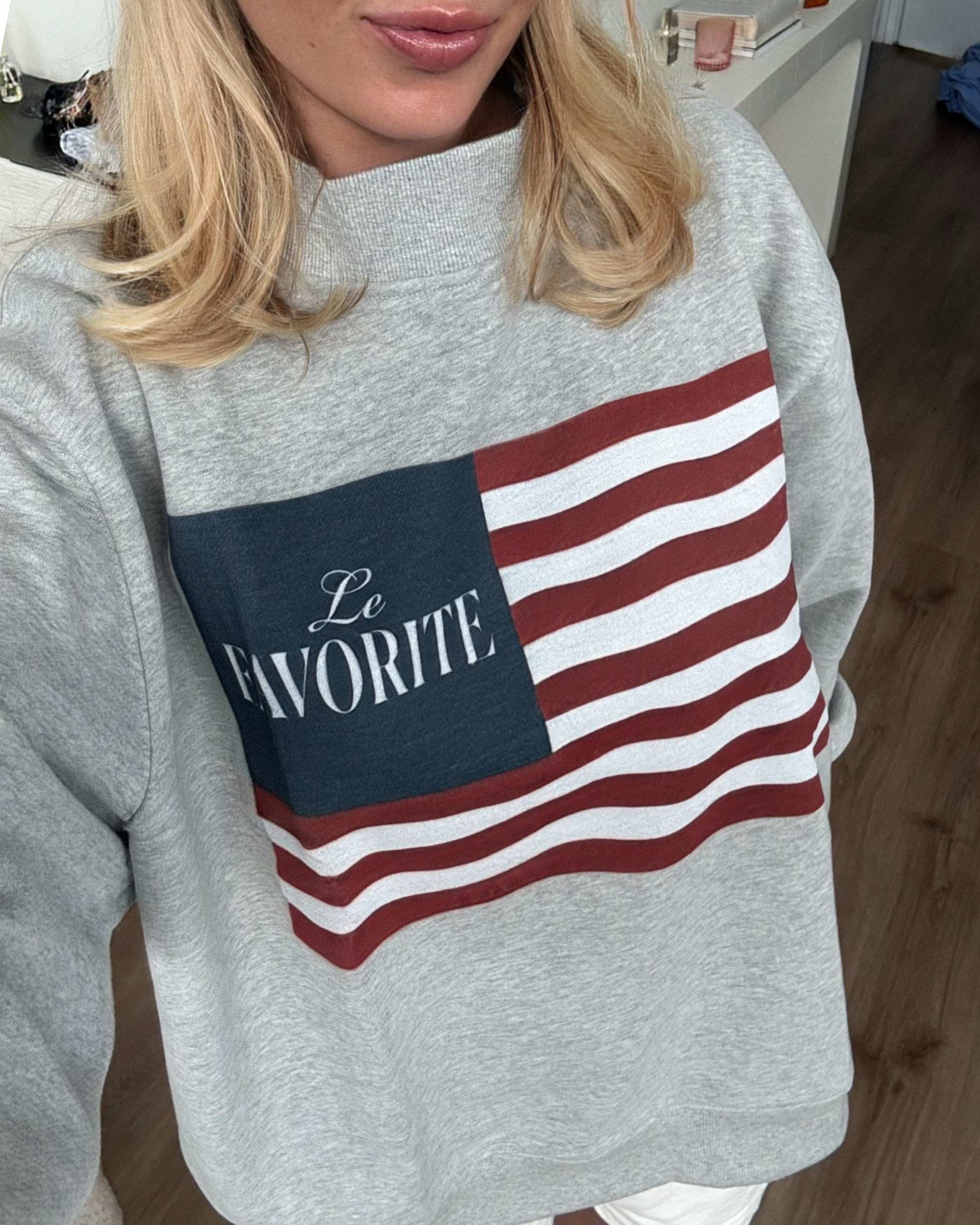 Le Favorite Flag Mockneck